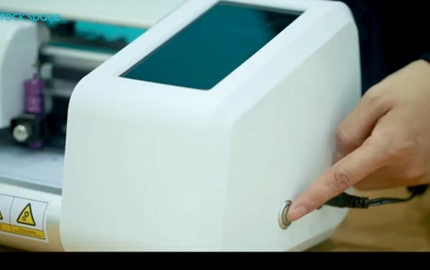 Vídeo de operação para ZC1-Max de plotter de corte de filme inteligente Rock Space